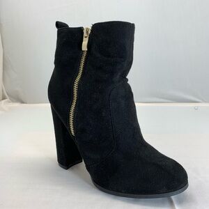 Wild Diva Black Ankle Booties with Gold Zipper sz 7.5